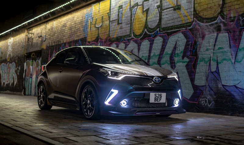 Toyota C-HR z pakietem TRD © Toyota UK za Untypical Media