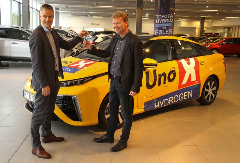 Handover_1stMirai_Norway_to_Uno-X
