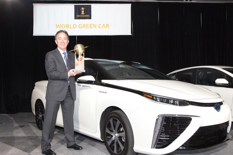 2016_NYIAS_World_Green_Car_Mirai