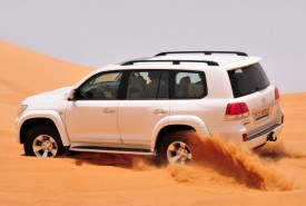 Toyota Land Cruiser na pustyni