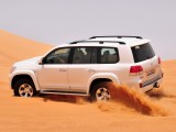Toyota Land Cruiser na pustyni