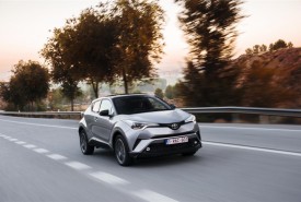 2016_toyota_chr_12t_mte_dynamic_01