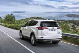 large_rav4_hybrid_06_sept2015_2