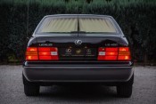 Lexus LS 400. foto Komfort-Trans 