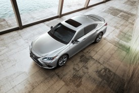  Lexus ES ©Lexus