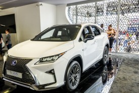© Lexus
