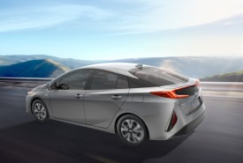 2017_Toyota_Prius_Prime_04