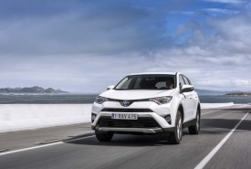 RAV4_Hybrid_01_Sept2015