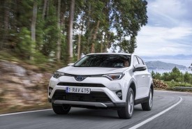 RAV4_Hybrid_03_Sept2015