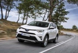 RAV4_Hybrid_04_Sept2015