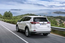 RAV4_Hybrid_06_Sept2015