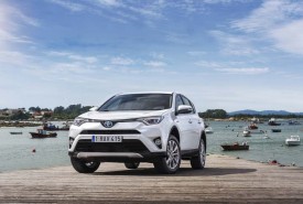 RAV4_Hybrid_32_Sept2015