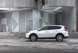 RAV4_Hybrid_38_Sept2015