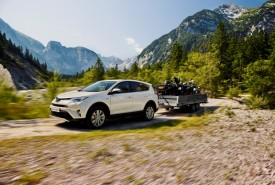 RAV4_Hybrid_43_Sept2015