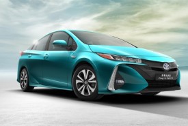 2017_Toyota_Prius_Prime_01