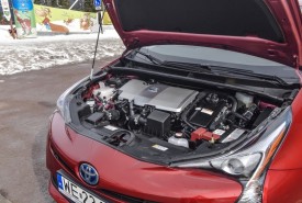 toyota_prius_hybrid_red_6021