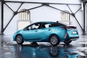 2016_Prius_Plugin_Aqua_04