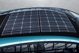 2016_Prius_Plugin_Aqua_Det_04