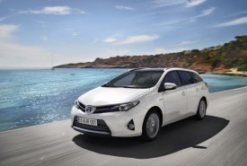 auris_hybrid_touring_sports_ext_15_dpl_2013