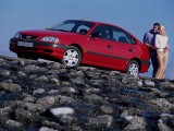 2000_2002_toyota_avensis_hatchback