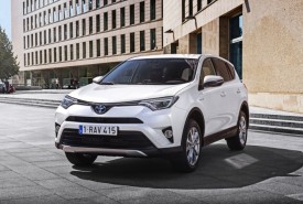 large_rav4_hybrid_42_sept2015