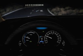 gs_300h_color_head_up_display_1