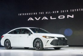 Toyota Avalon testowana przez robota 